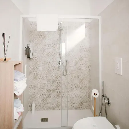 Des Amours - Luxury & - *