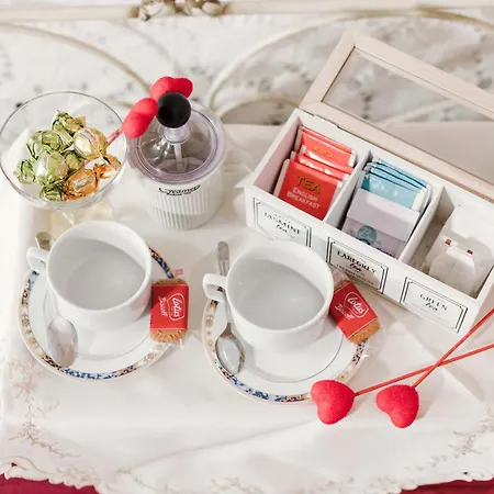 Des Amours - Luxury & - *