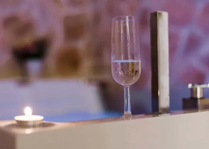 Des Amours - Luxury & - *